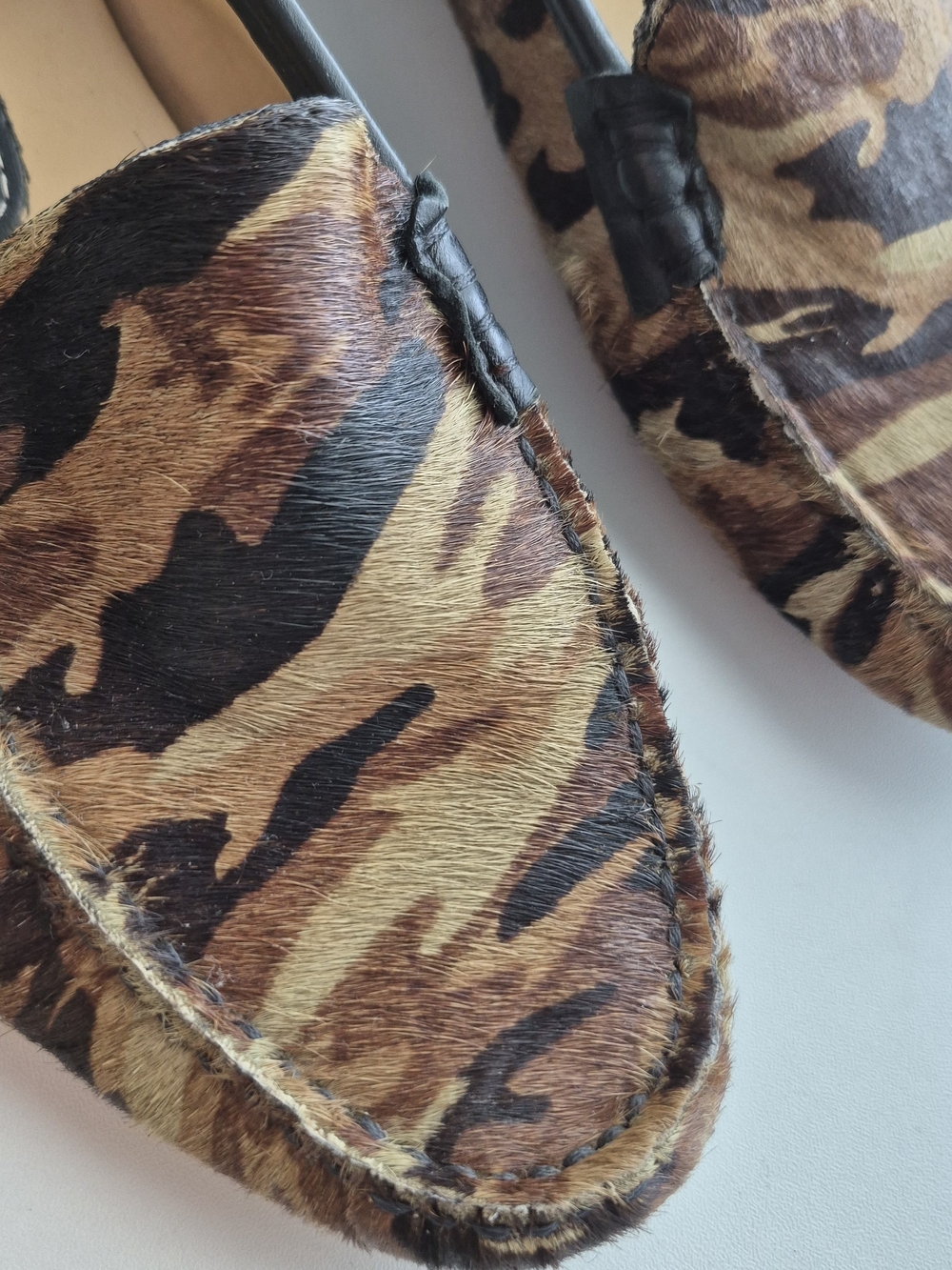 VANELi Albion Camo Print Calf Hair Driving Loafers Flats Size 6 M